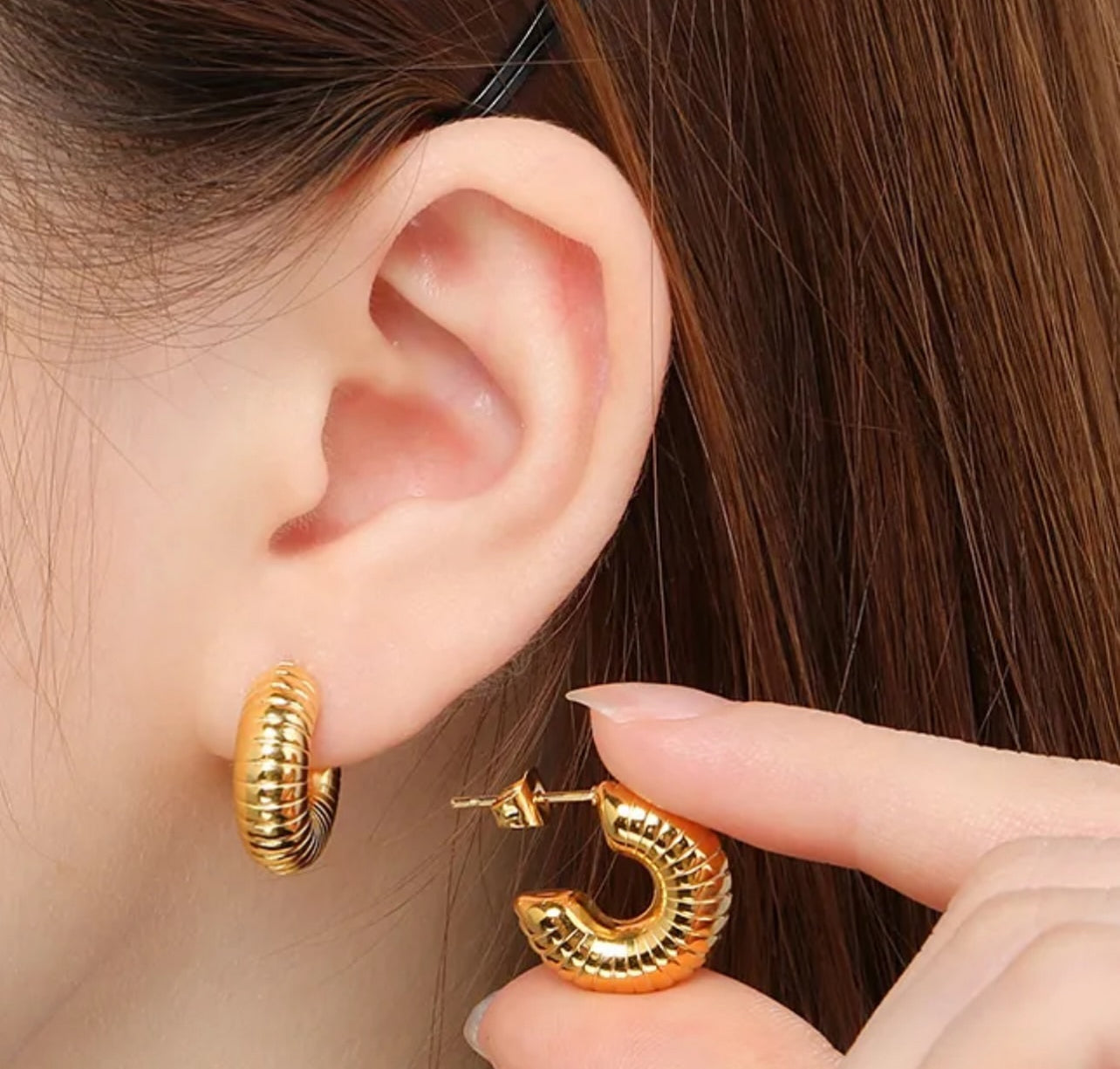 Line small earrings