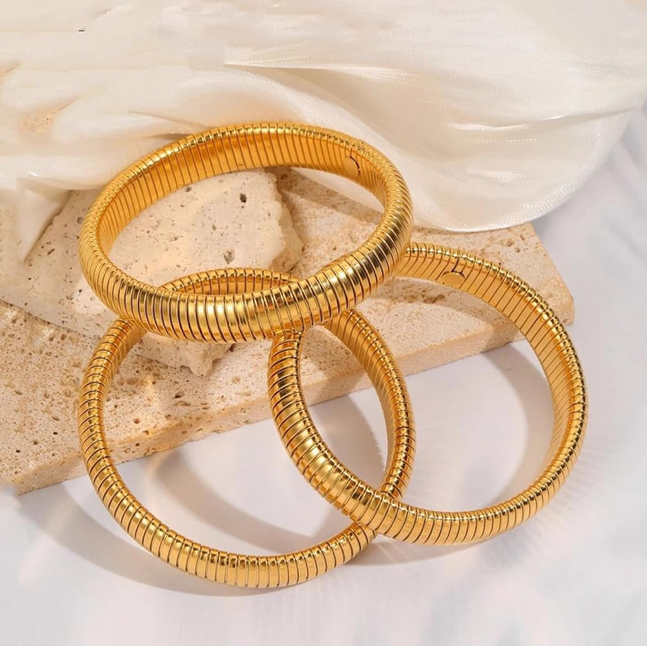 Set of three. Set de tres