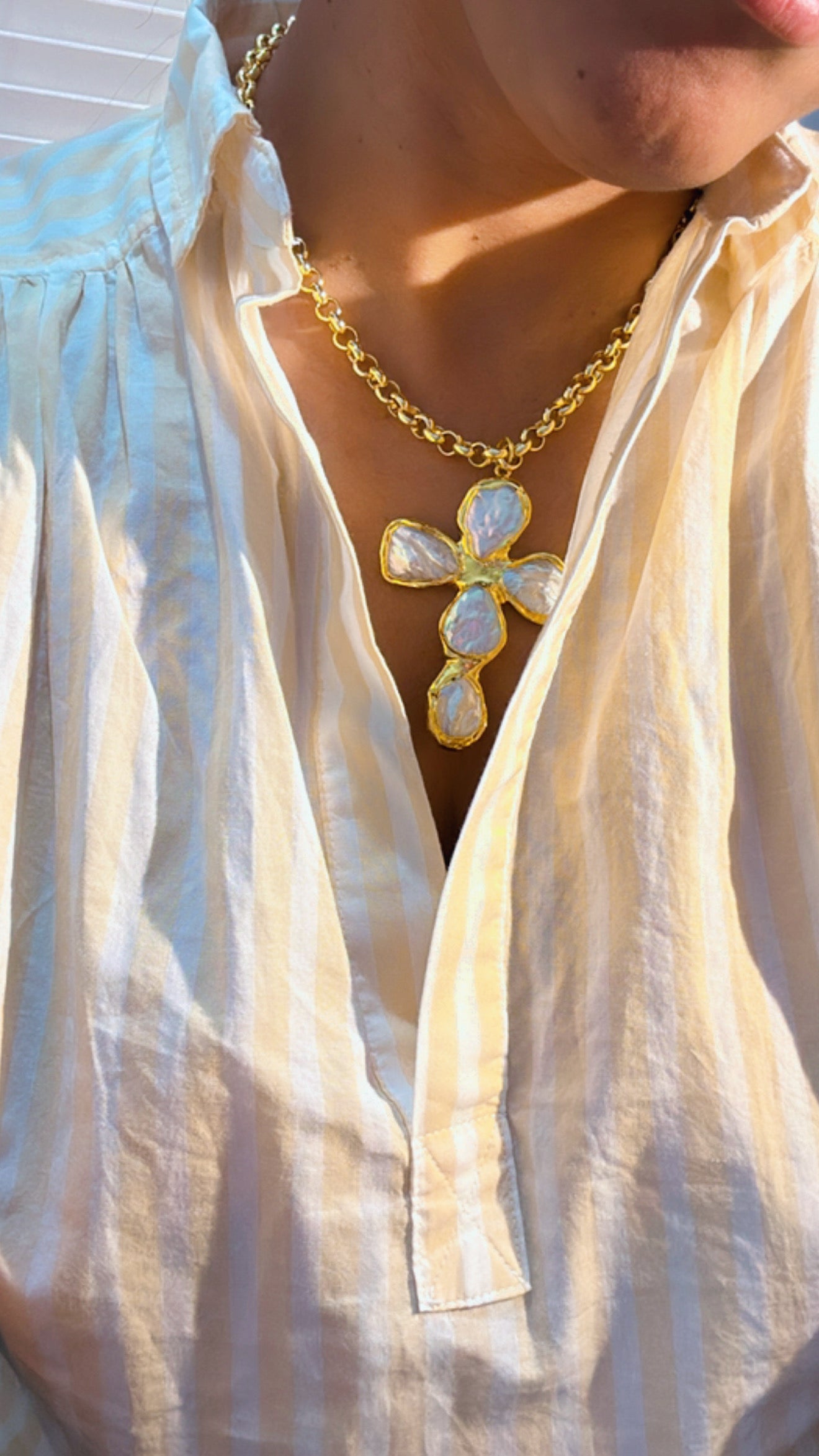 Bella cross