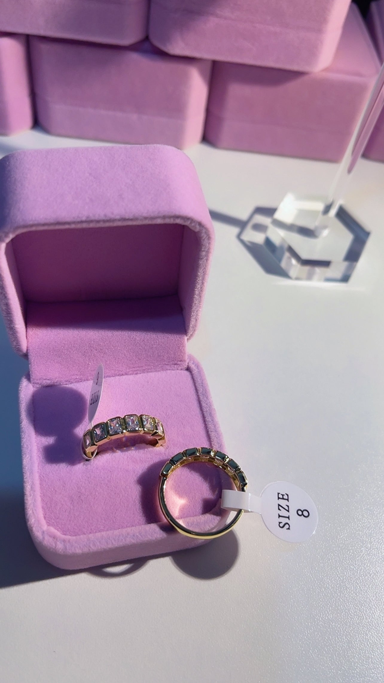 Vivy ring