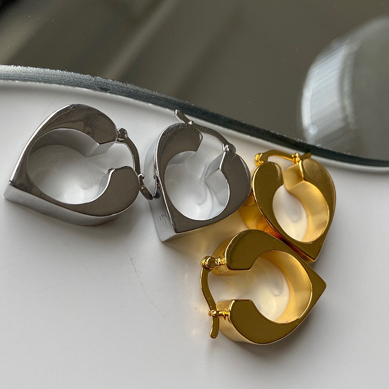 Celiiii-Earrings gold