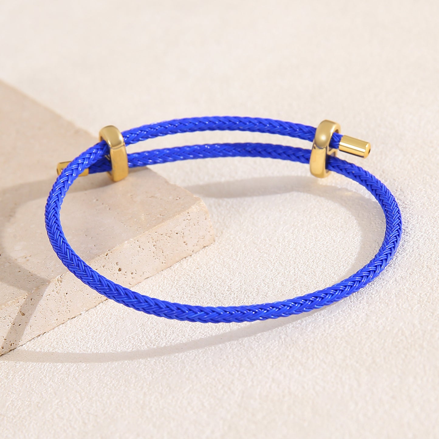 Adjustable bracelet
